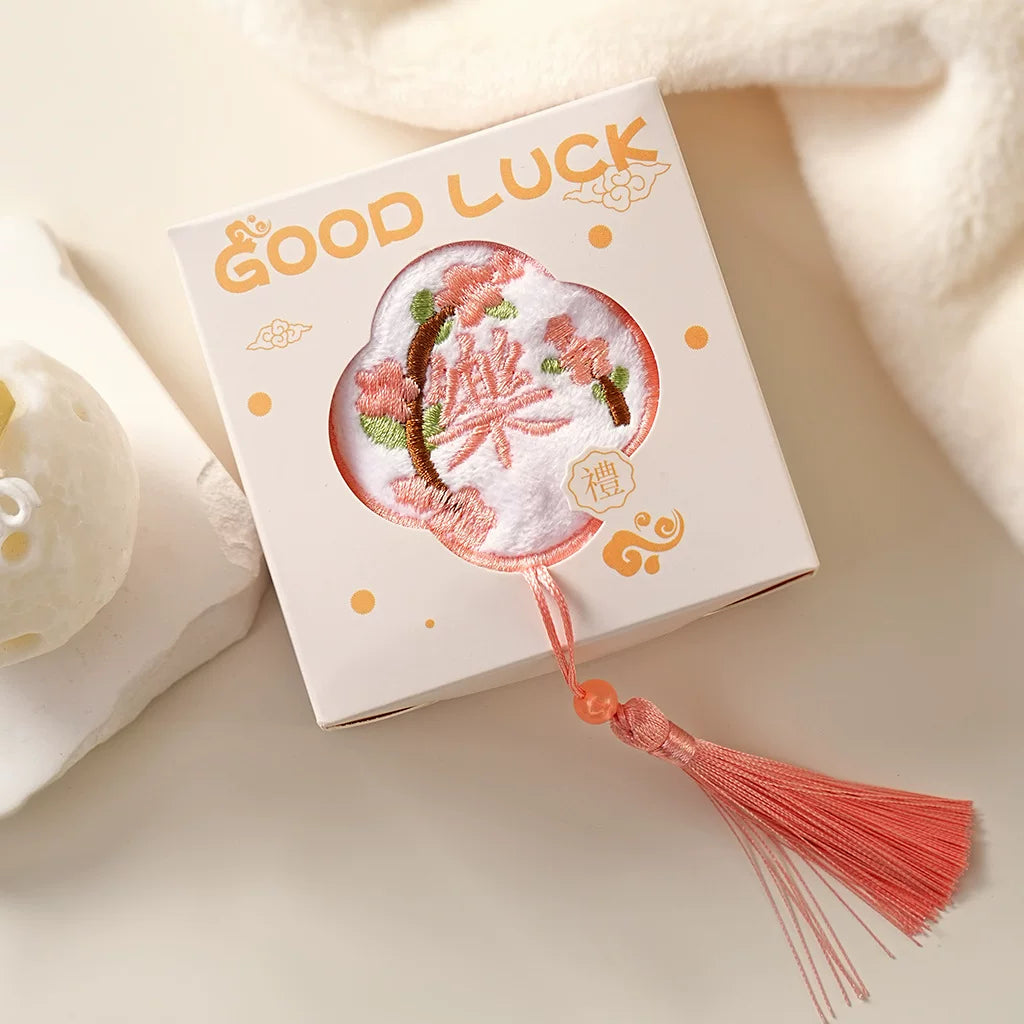 Personalized Embroidered Hanging Towel – Coral Fleece Cartoon Flower, Fast-Drying with Custom Logo, Ideal for Home & Restaurant