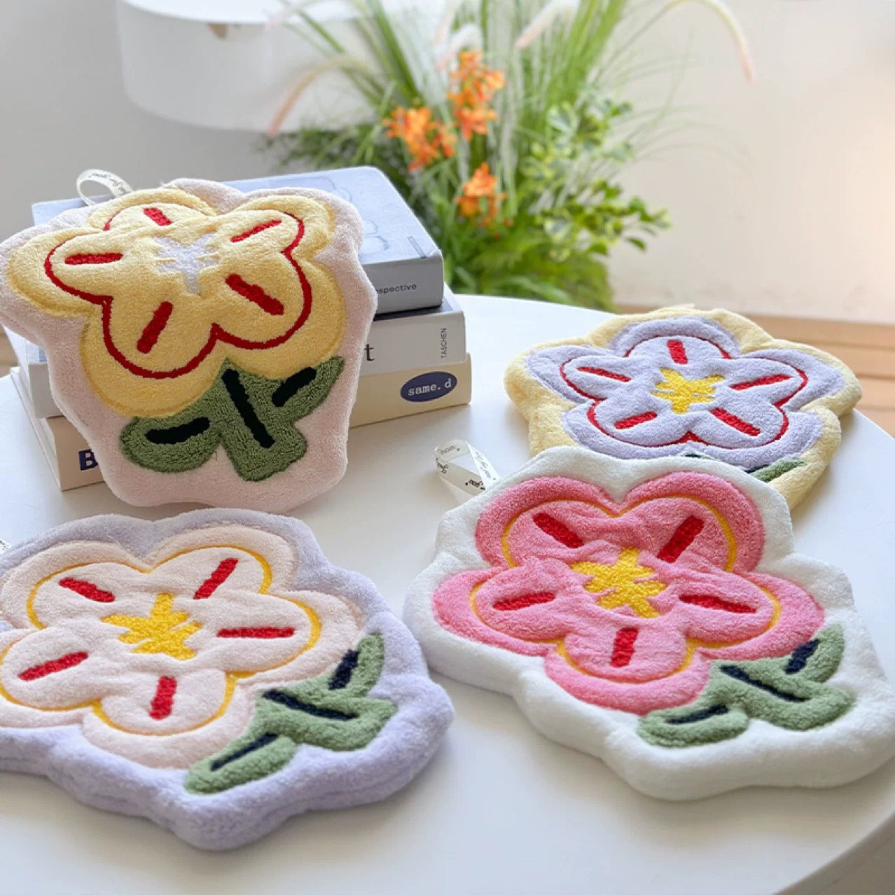 Personalized Embroidered Hanging Towel – Coral Fleece Cartoon Flower, Fast-Drying with Custom Logo, Ideal for Home & Restaurant